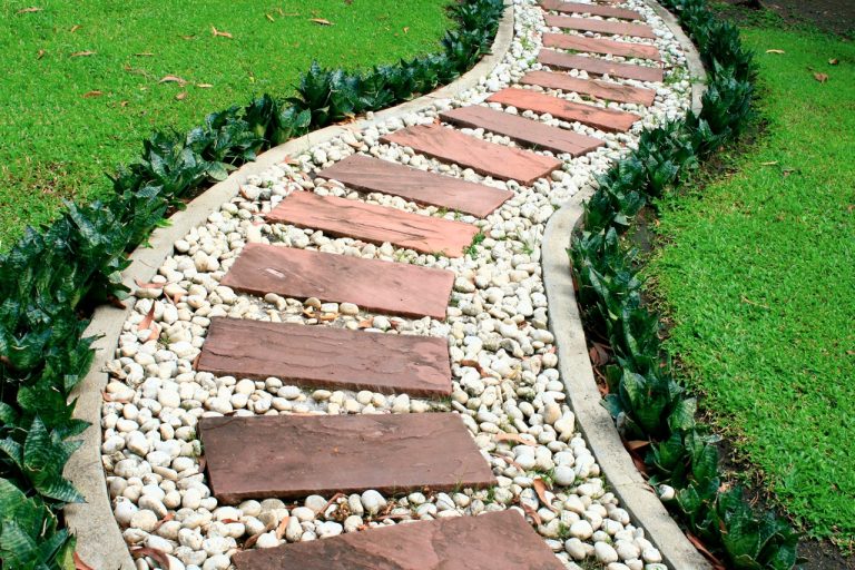 Custom Walkway Ideas for Michigan Homes