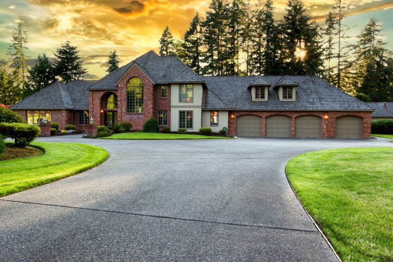 Landscaping in Bloomfield Hills: What High-End Properties Require From Design, Materials, and Site Planning